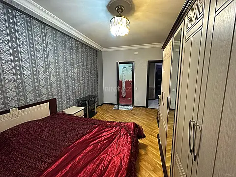 Satılır 3 otaqlı mənzil 125 m²