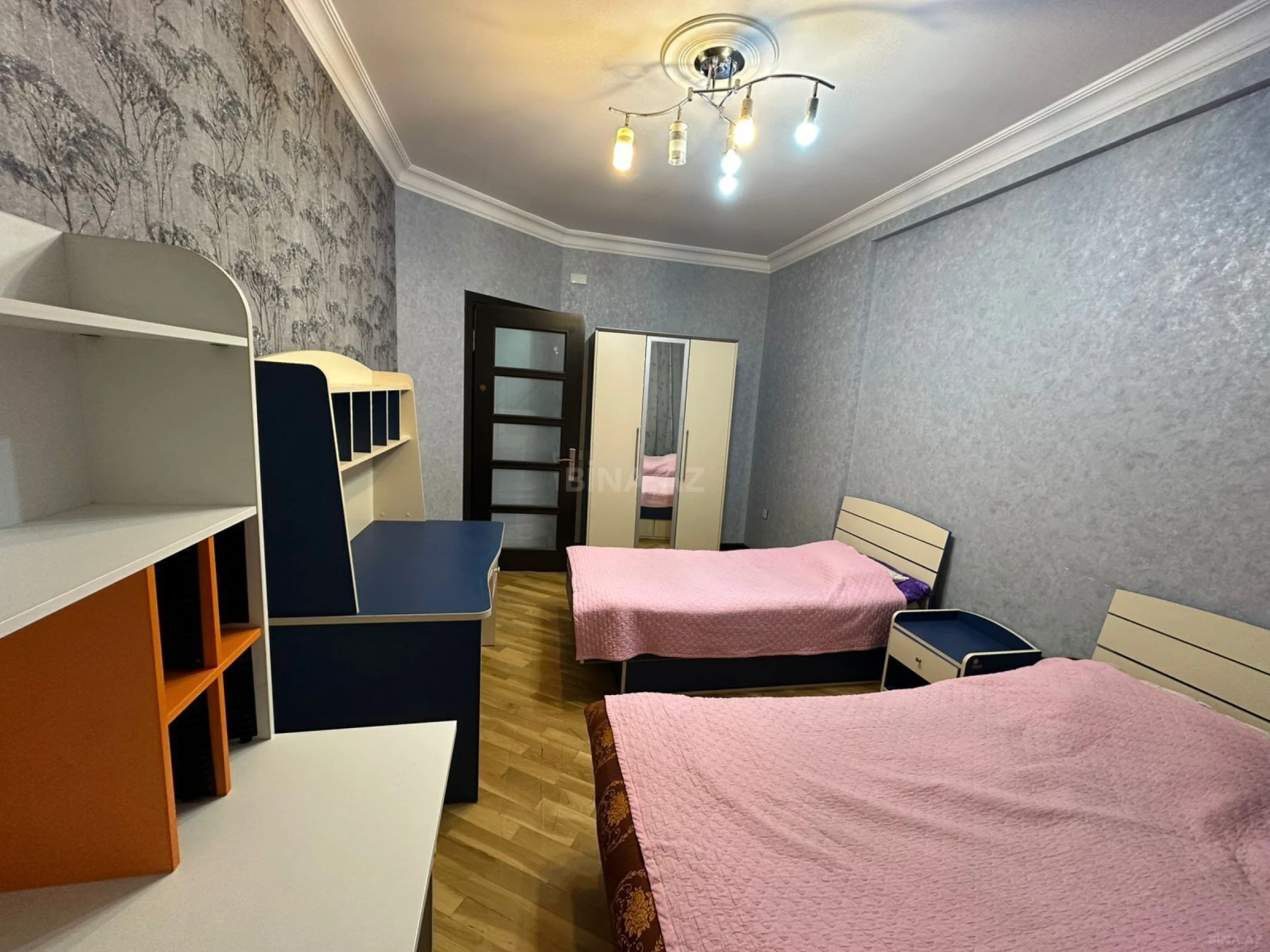 Satılır 3 otaqlı mənzil 125 m²