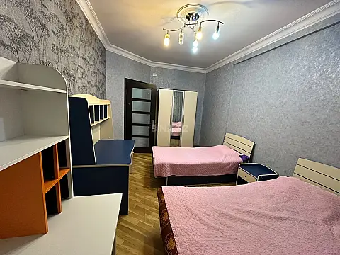Satılır 3 otaqlı mənzil 125 m²