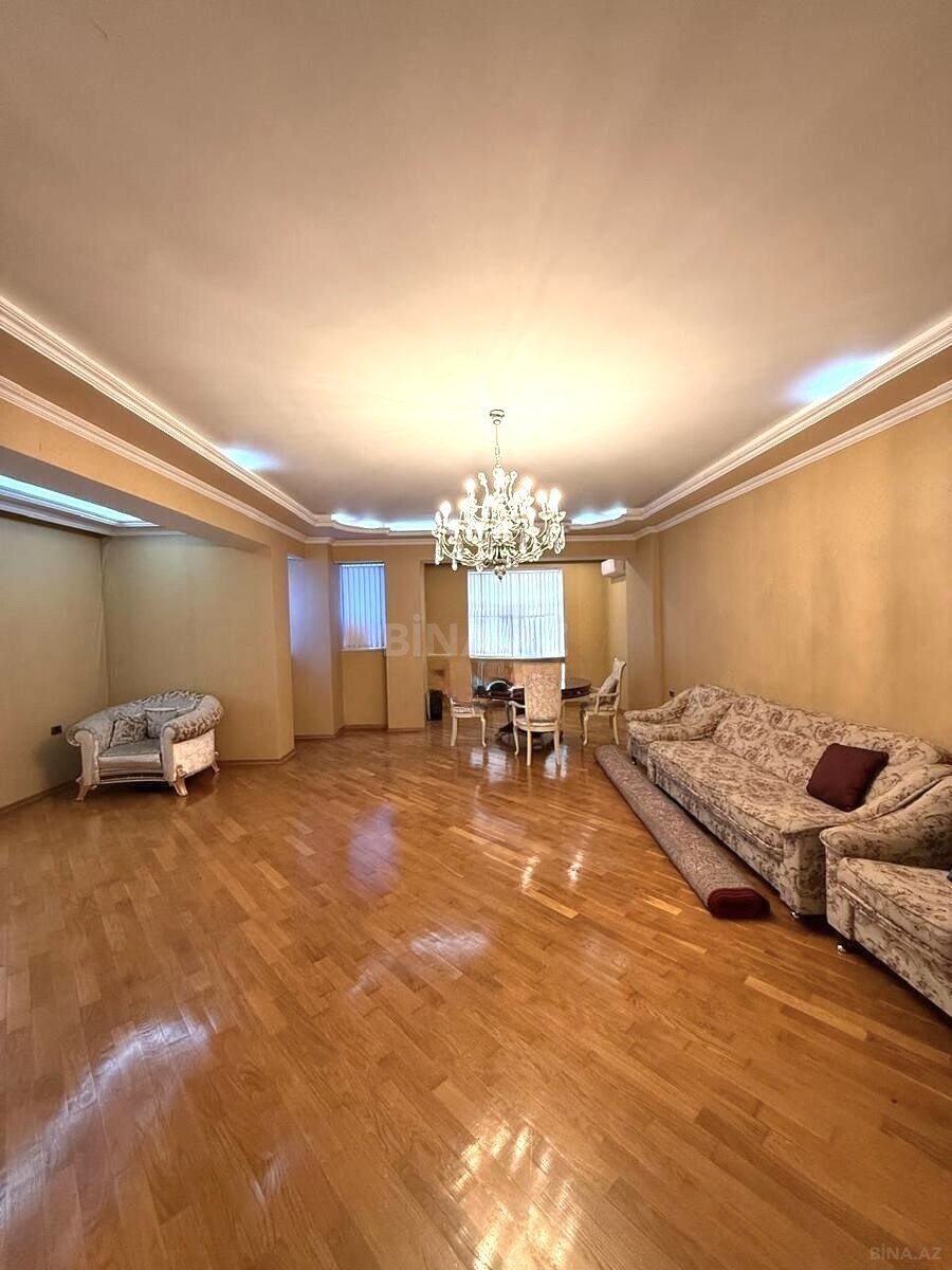 Satılır 3 otaqlı mənzil 165 m² — Bakı 3 otaq 165.00 m²