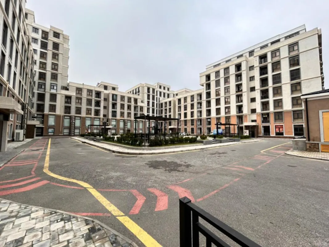 Satılır 3 otaqlı mənzil 118 m²