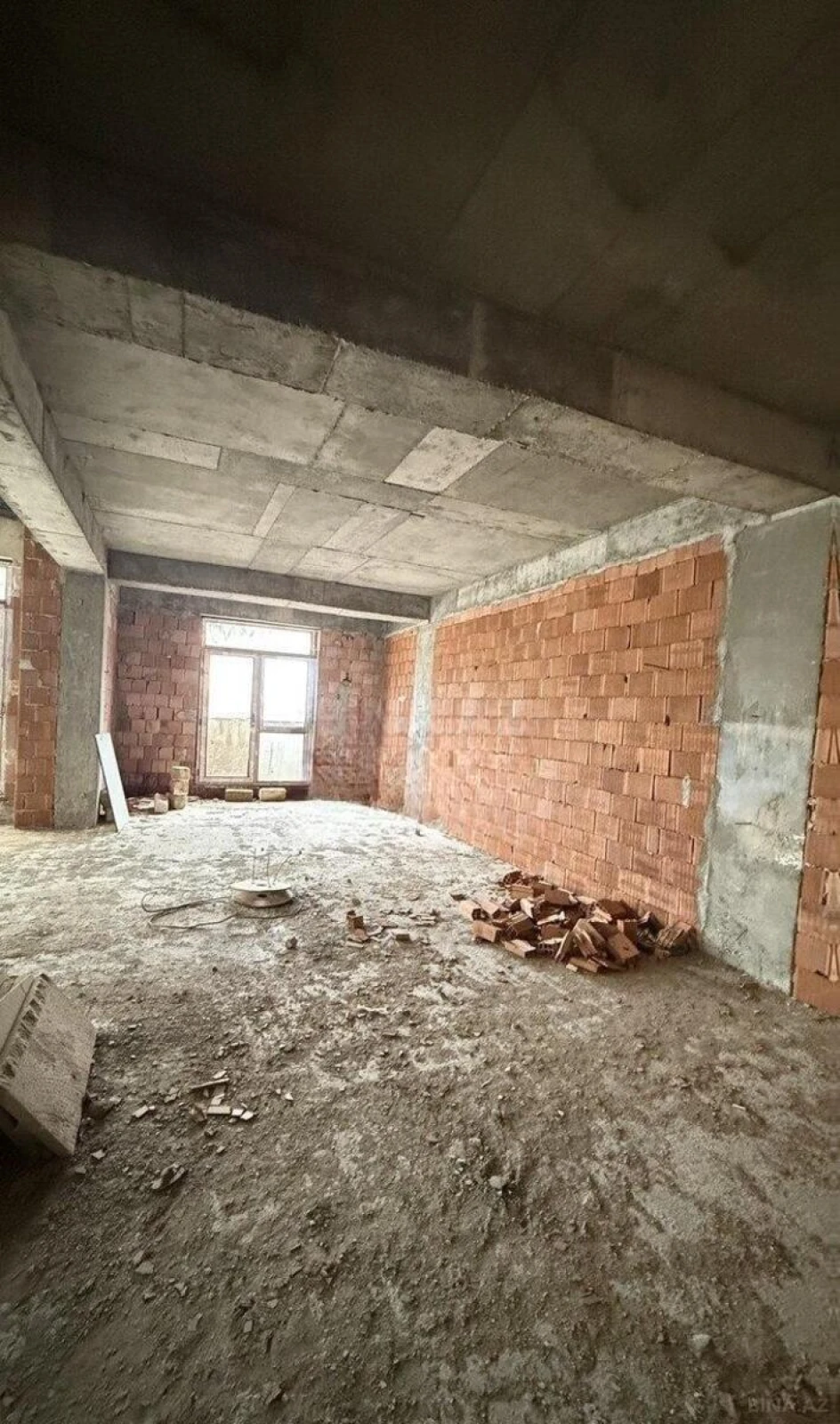 Satılır 3 otaqlı mənzil 118 m²