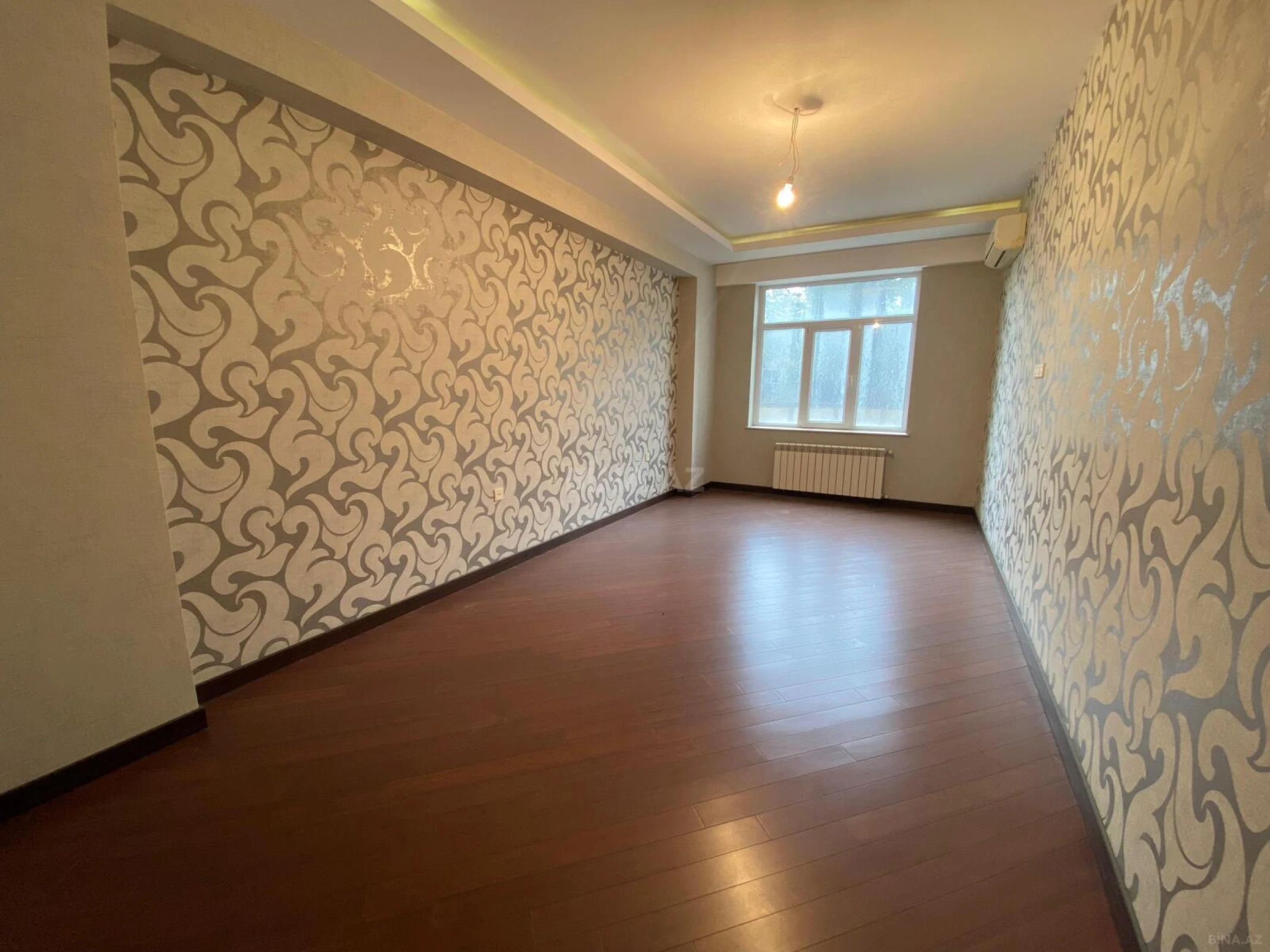 Satılır 3 otaqlı mənzil 140 m²