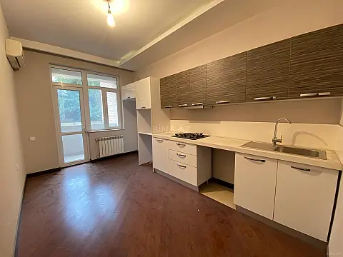 Satılır 3 otaqlı mənzil 140 m²