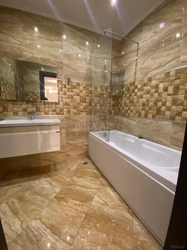 Satılır 3 otaqlı mənzil 140 m²