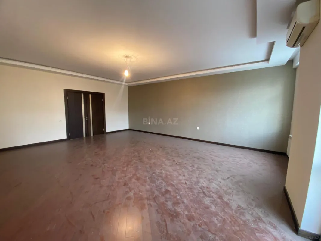 Satılır 3 otaqlı mənzil 140 m²