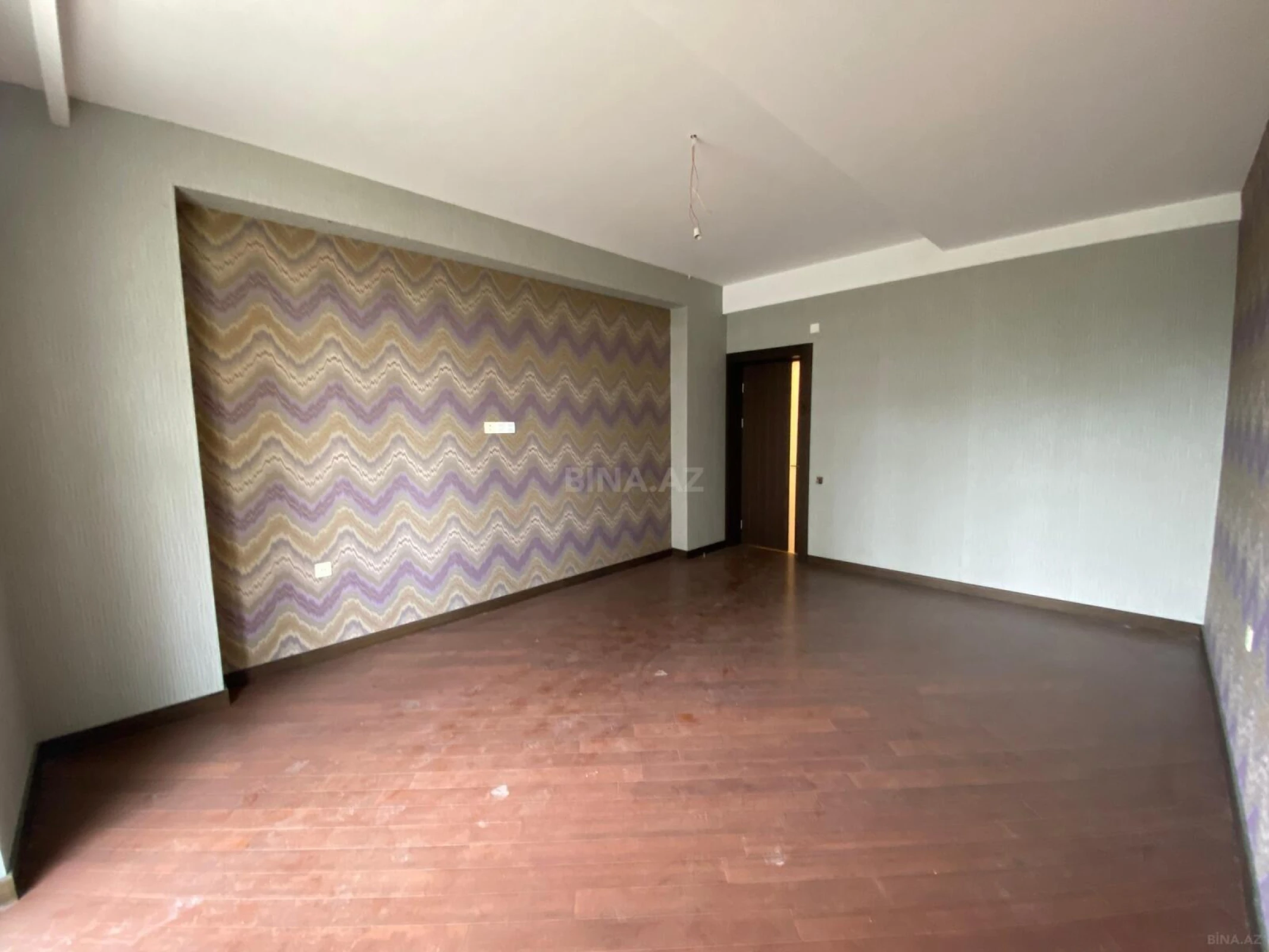 Satılır 3 otaqlı mənzil 140 m²