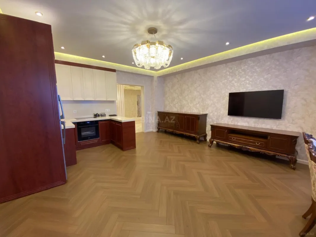 Kirayə verilir 3 otaqlı mənzil 122 m²