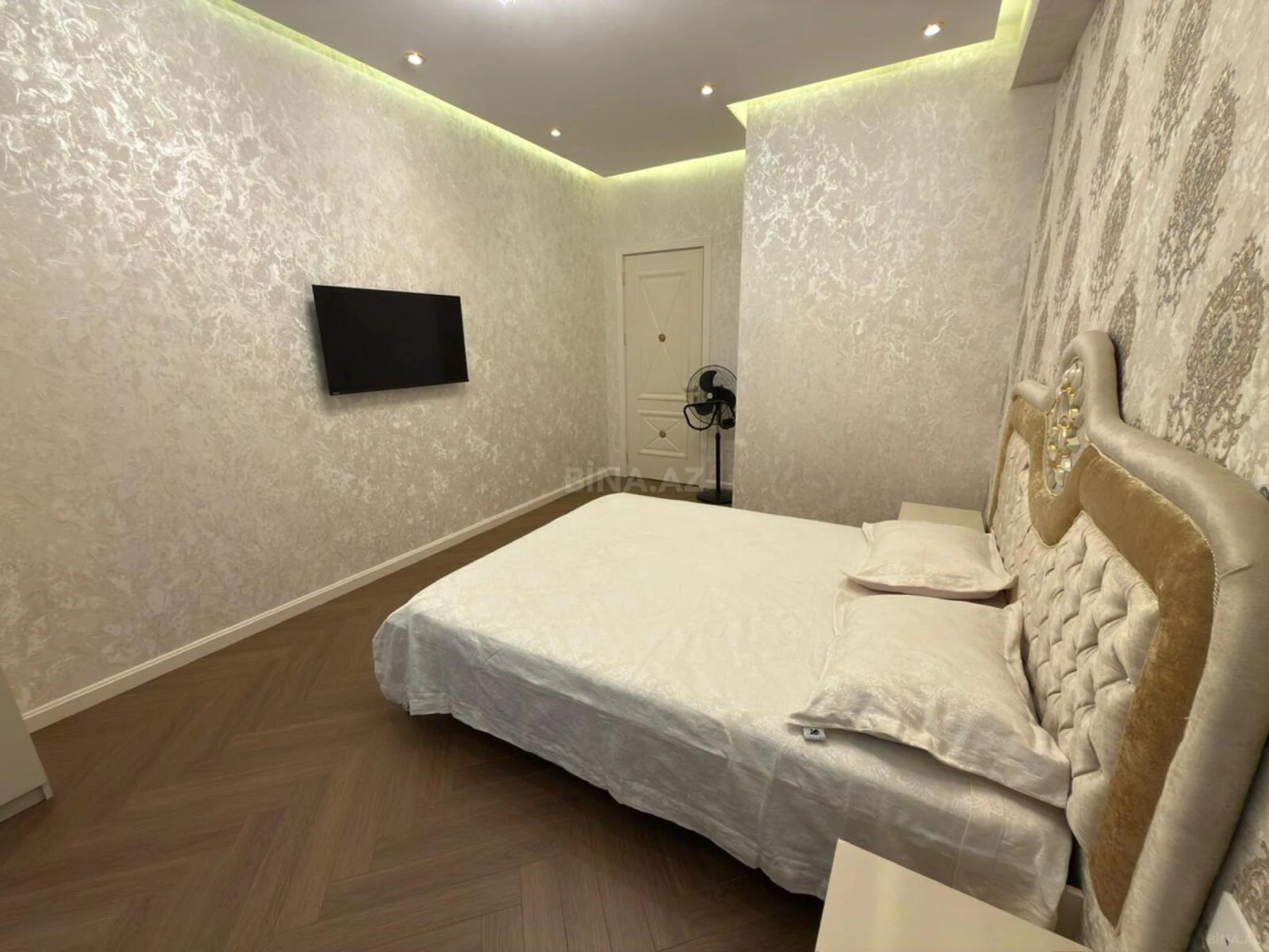 Kirayə verilir 3 otaqlı mənzil 122 m²