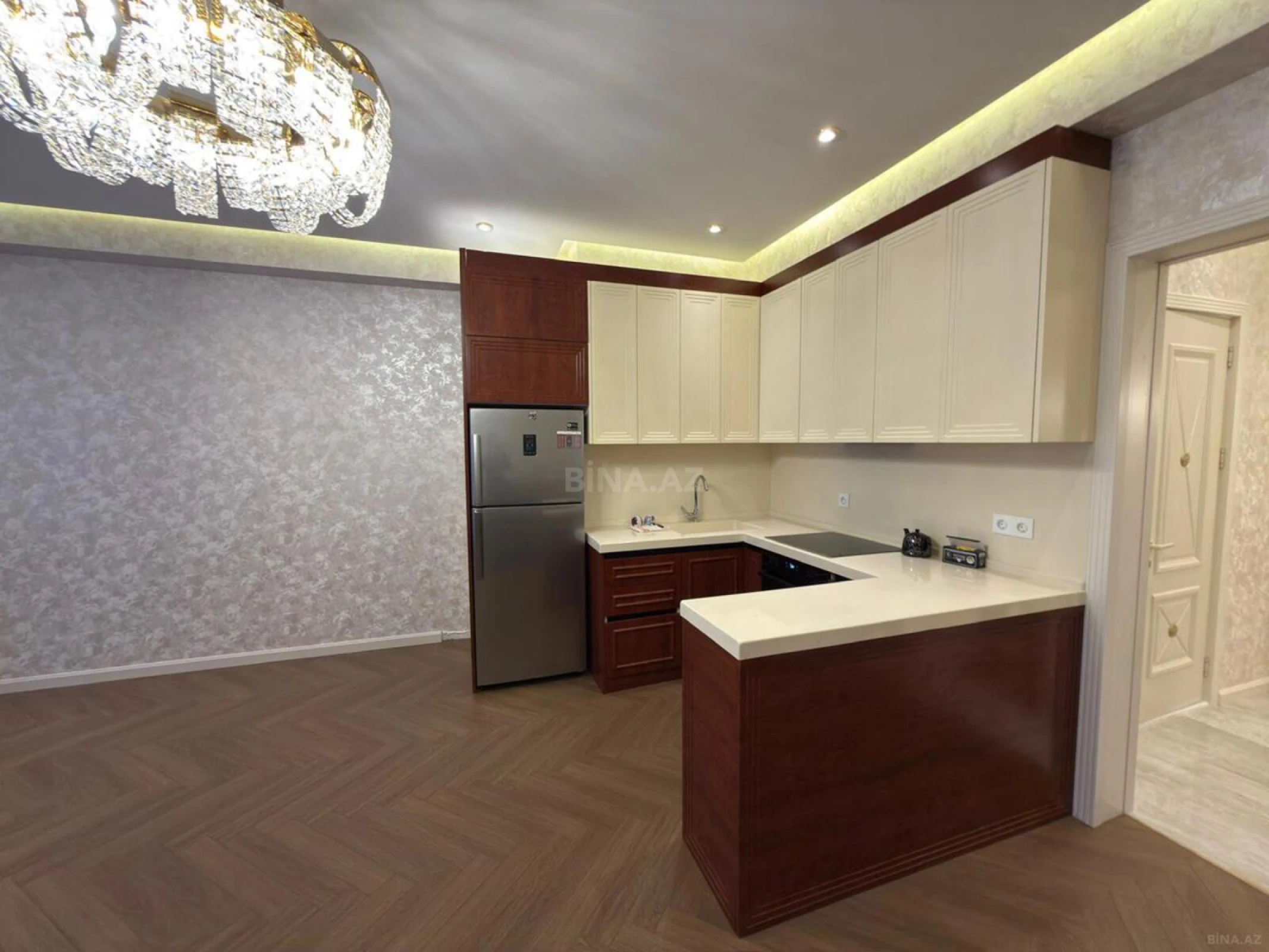Kirayə verilir 3 otaqlı mənzil 122 m²