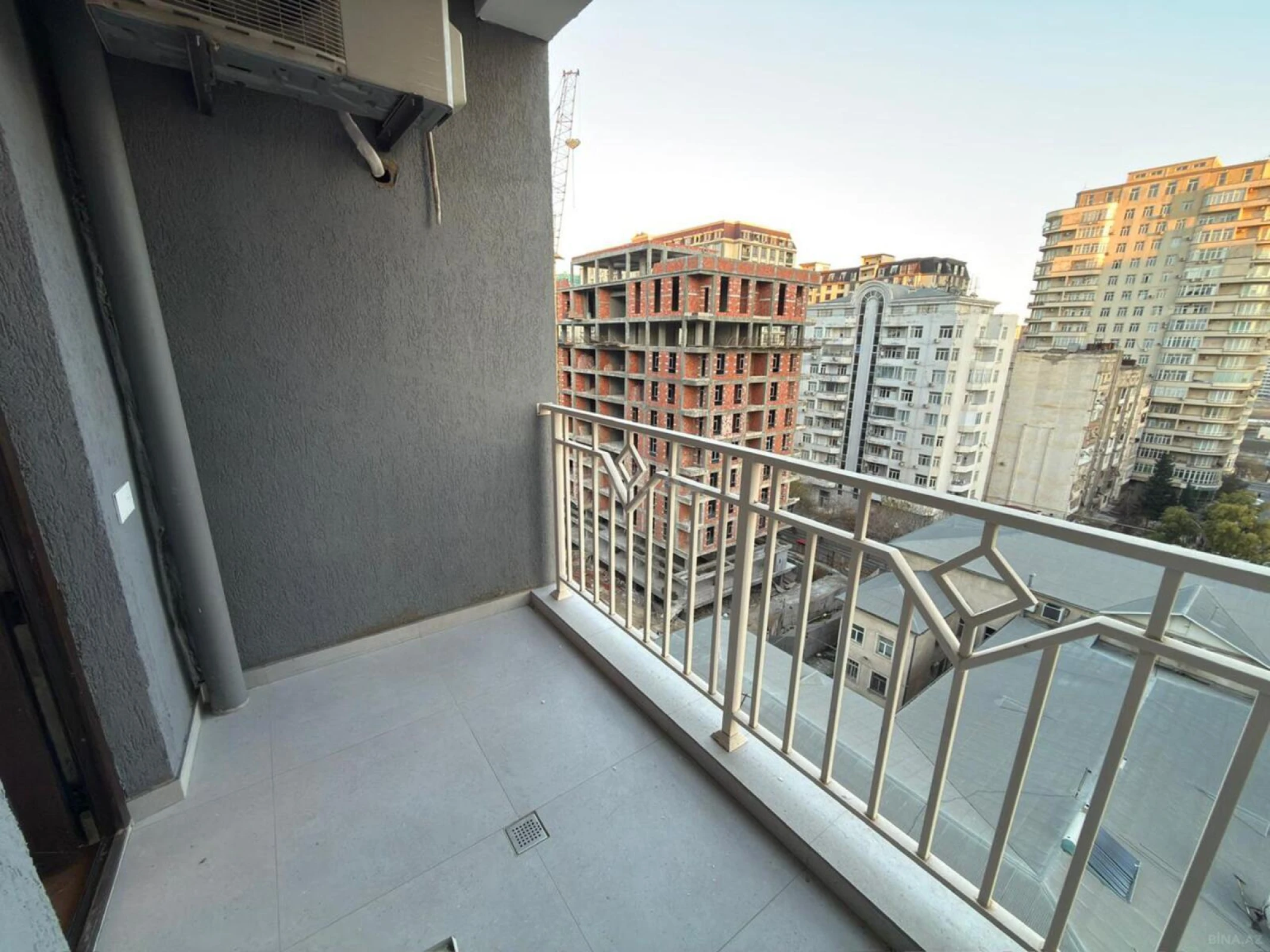 Kirayə verilir 3 otaqlı mənzil 122 m²