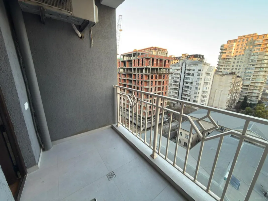 Kirayə verilir 3 otaqlı mənzil 122 m²