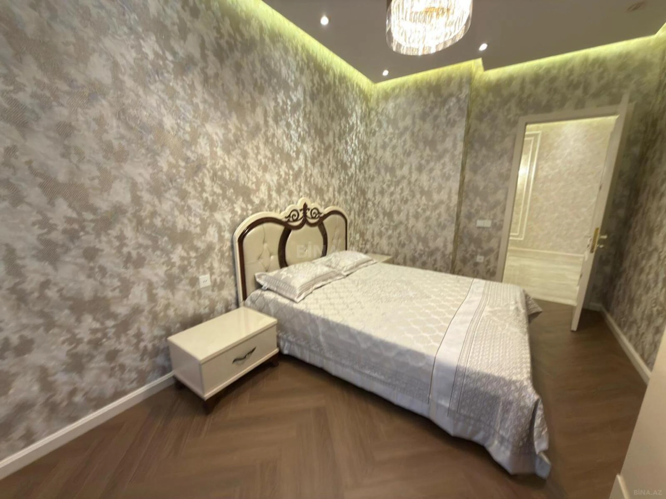 Kirayə verilir 3 otaqlı mənzil 122 m²