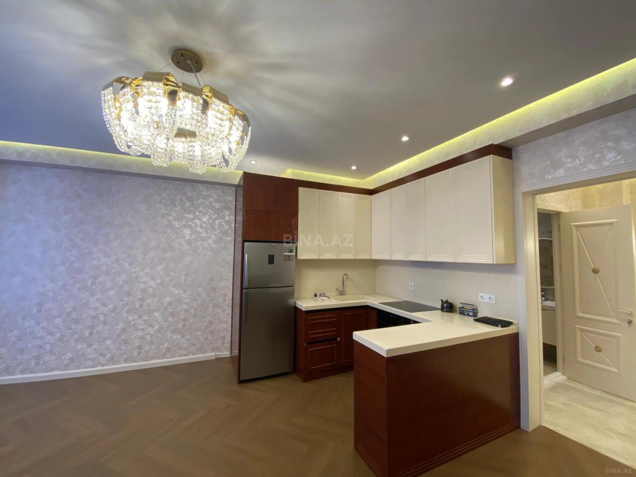 Kirayə verilir 3 otaqlı mənzil 122 m²