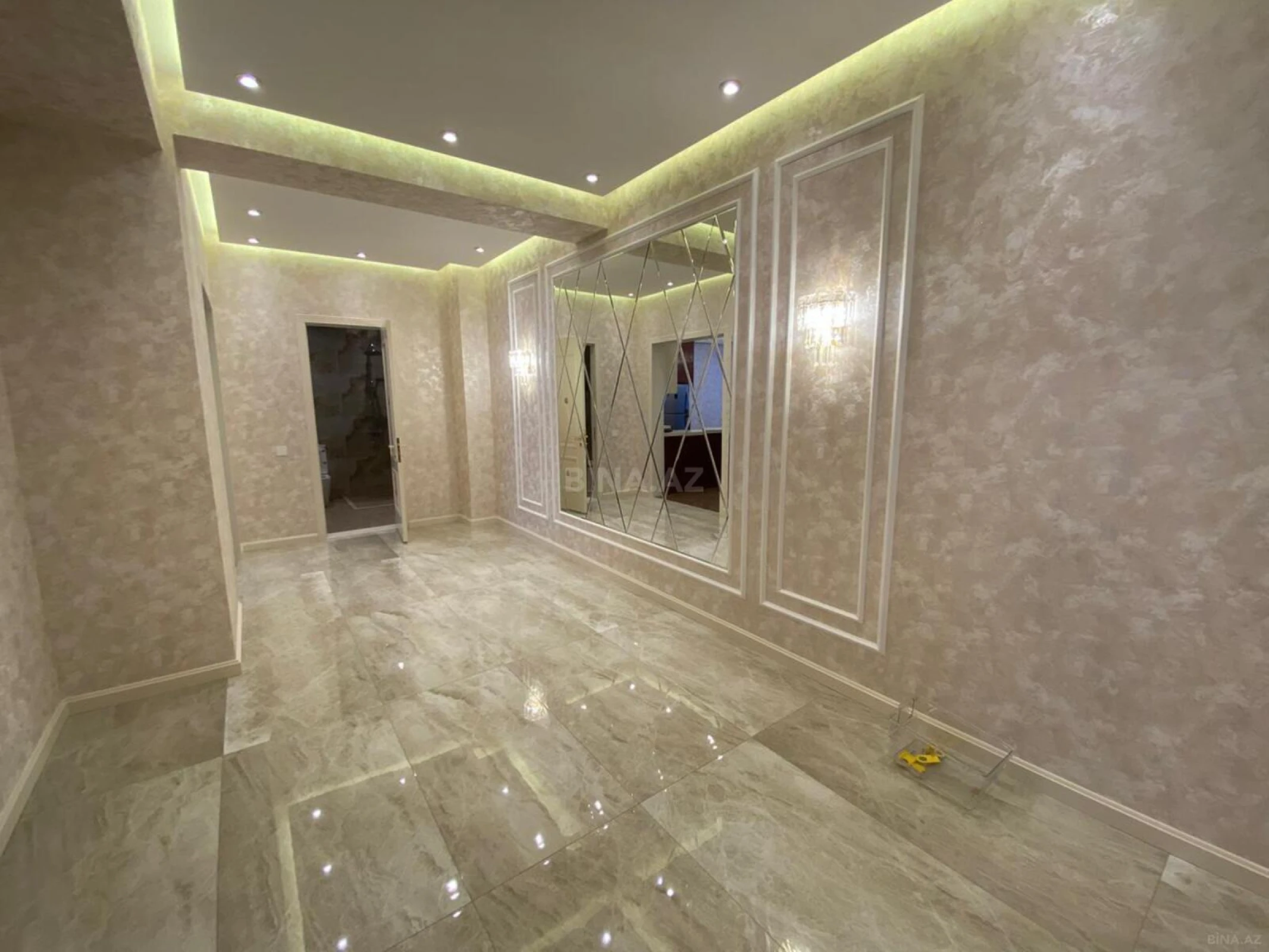 Kirayə verilir 3 otaqlı mənzil 122 m²