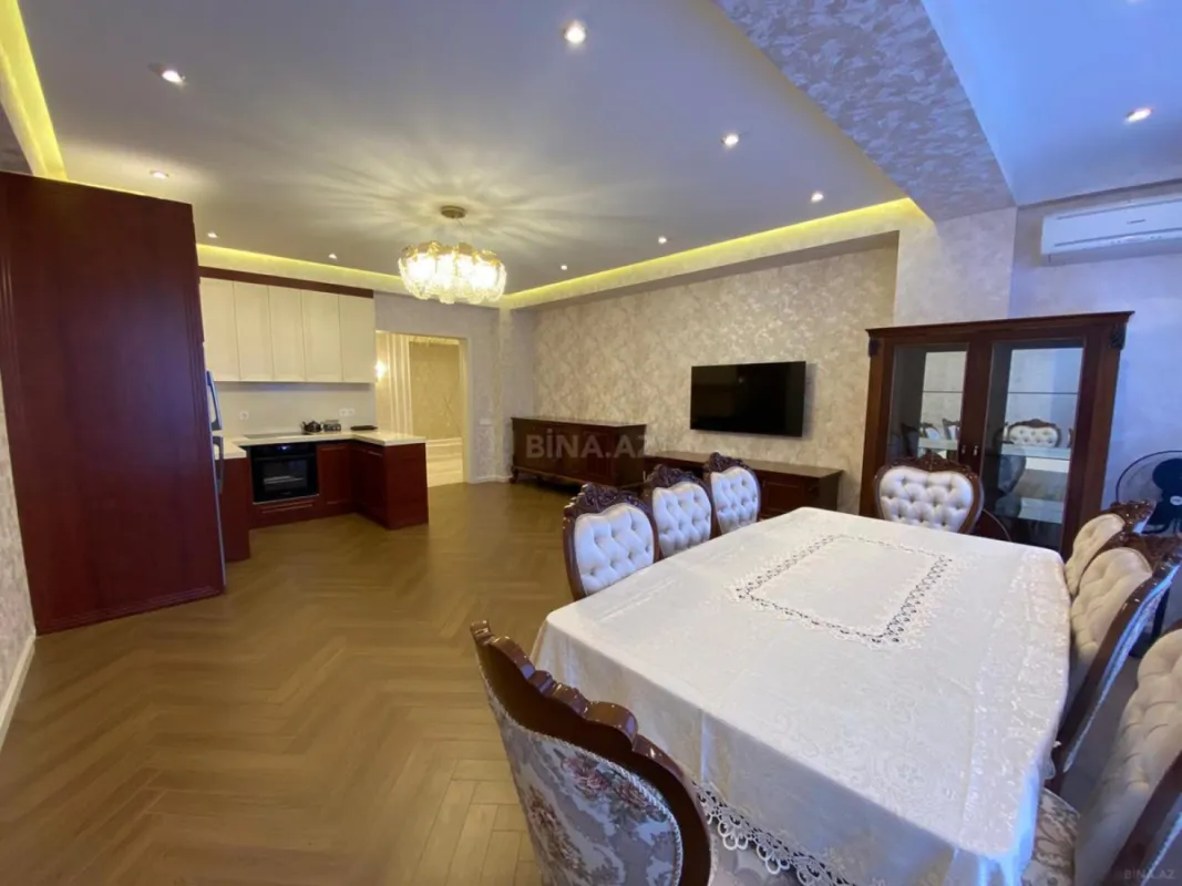 Kirayə verilir 3 otaqlı mənzil 122 m²