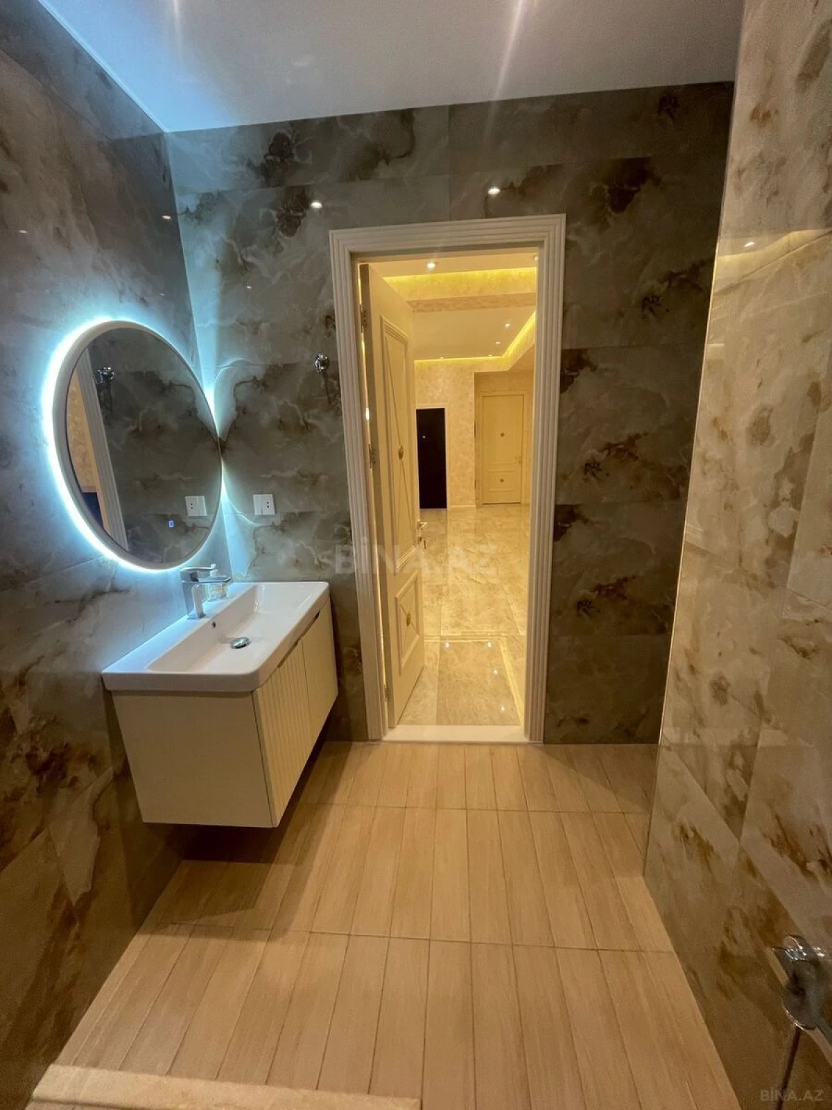 Kirayə verilir 3 otaqlı mənzil 122 m²