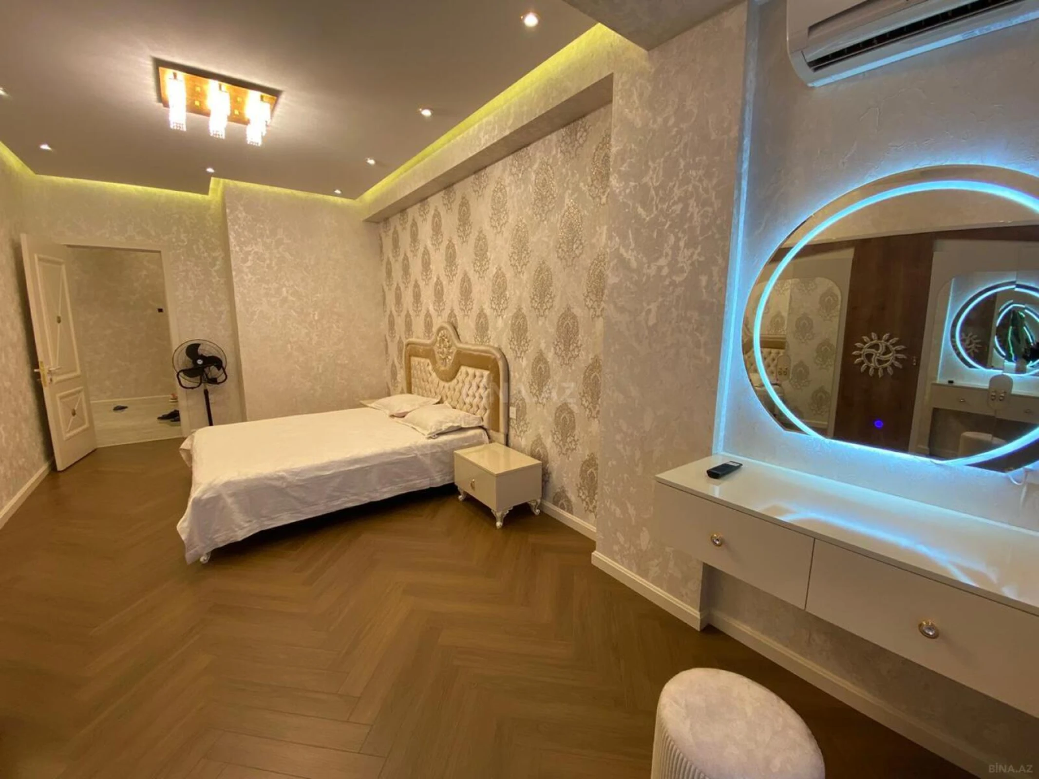 Kirayə verilir 3 otaqlı mənzil 122 m²