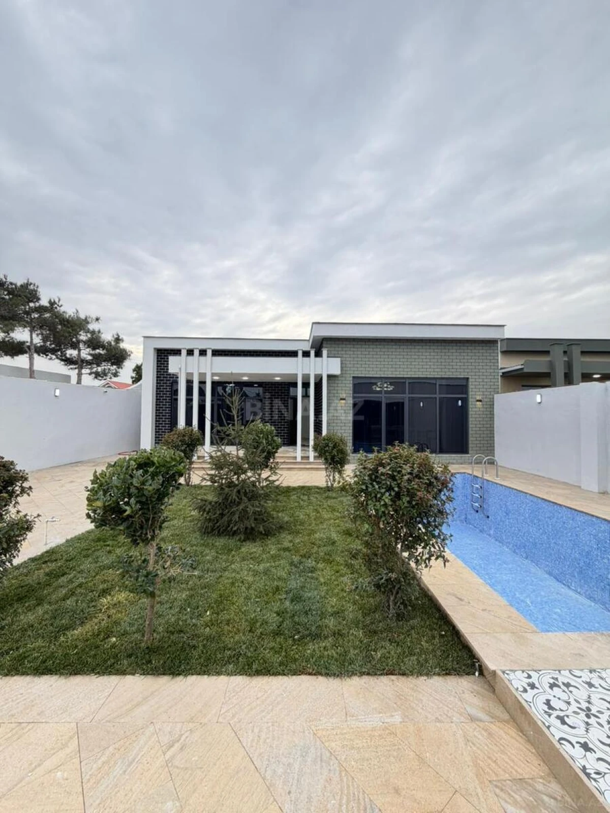 Satılır 4 otaqlı həyət evi 180 m²