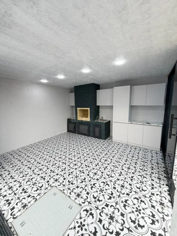 Satılır 4 otaqlı həyət evi 180 m²