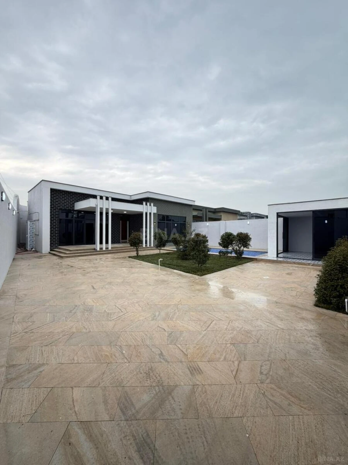 Satılır 4 otaqlı həyət evi 180 m²