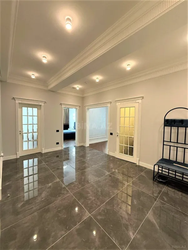 Kirayə verilir 3 otaqlı mənzil 170 m²