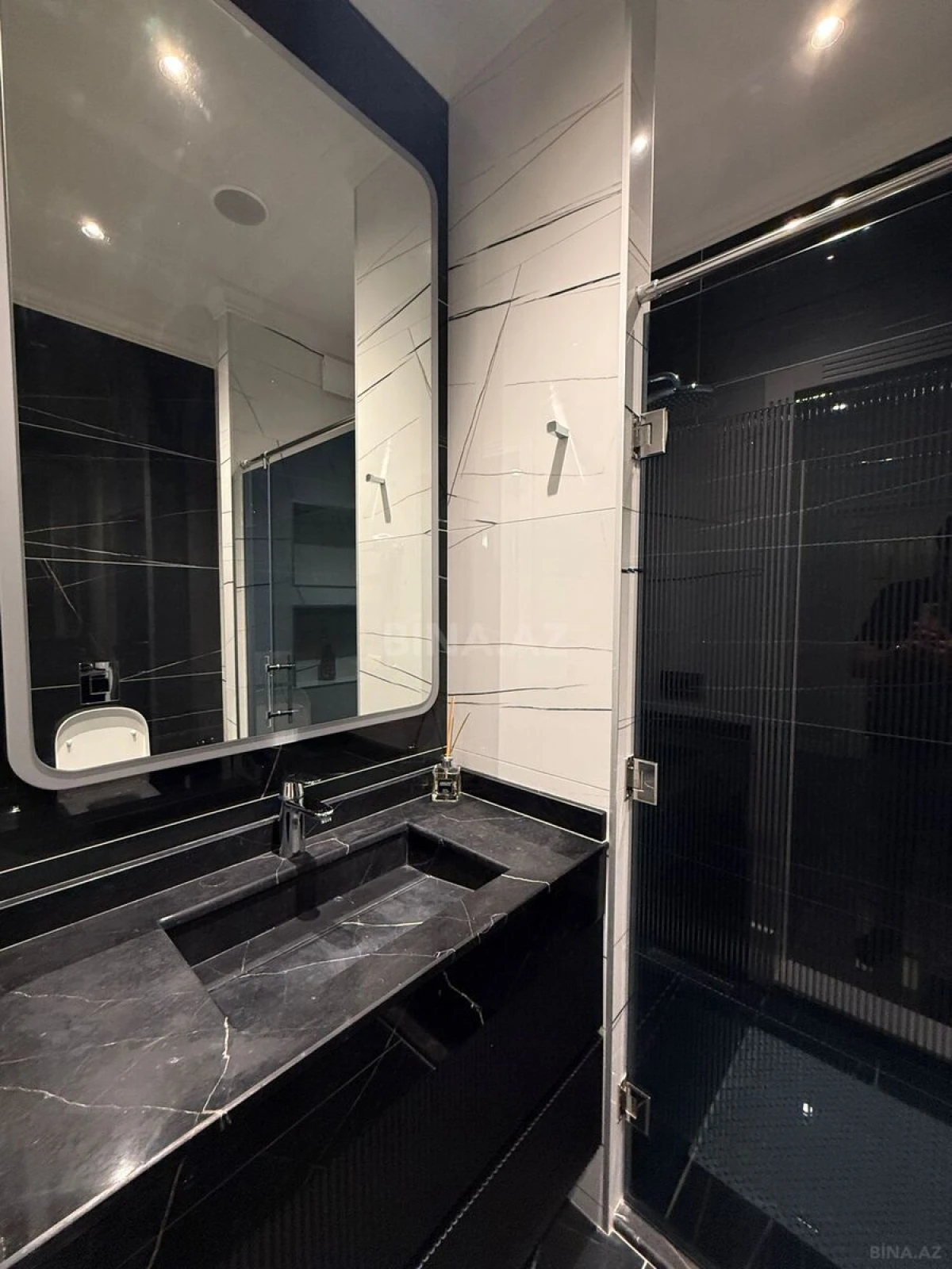 Kirayə verilir 3 otaqlı mənzil 170 m²