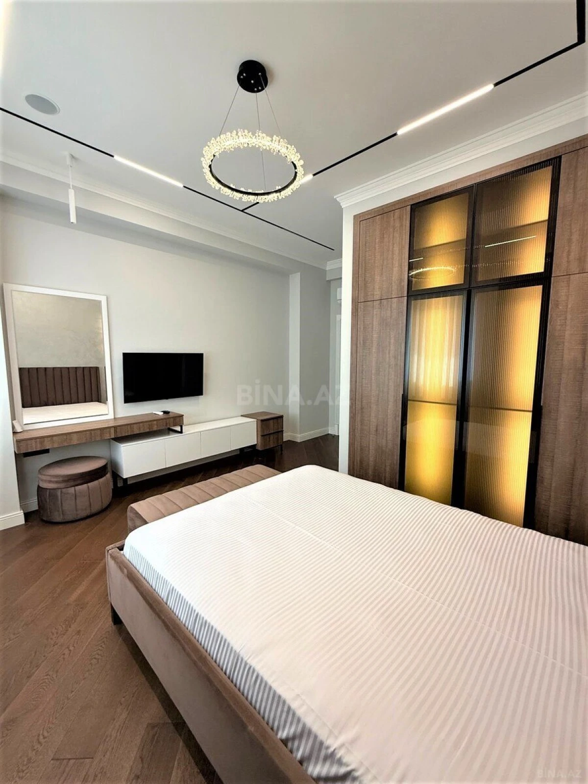 Kirayə verilir 3 otaqlı mənzil 170 m²