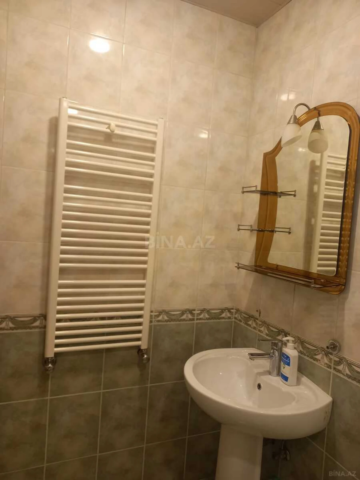 Satılır 2 otaqlı mənzil 102 m²