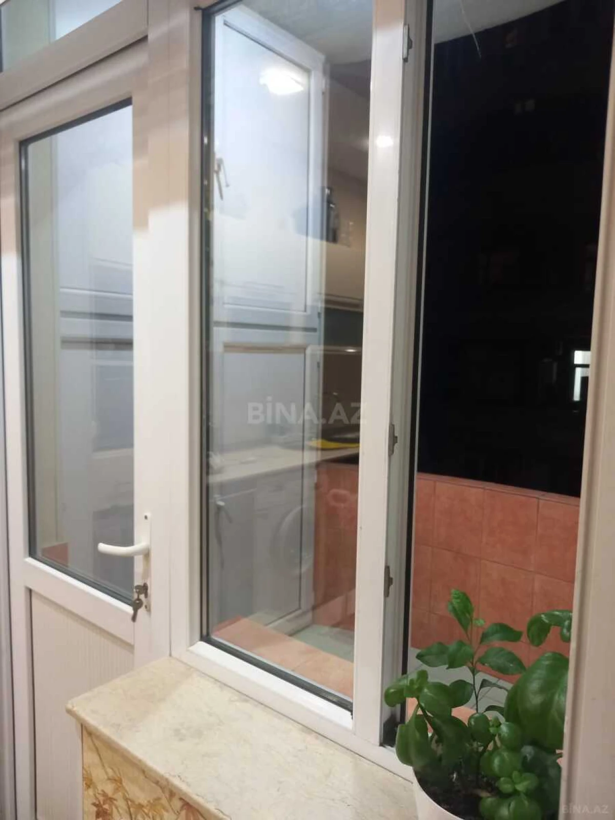 Satılır 2 otaqlı mənzil 102 m²