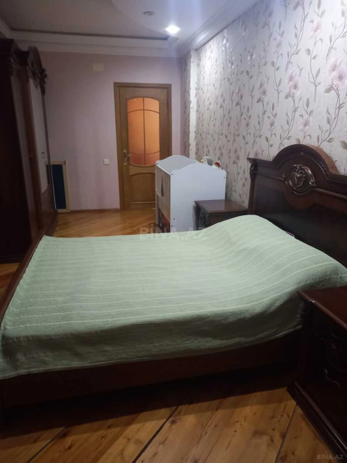 Satılır 2 otaqlı mənzil 102 m²