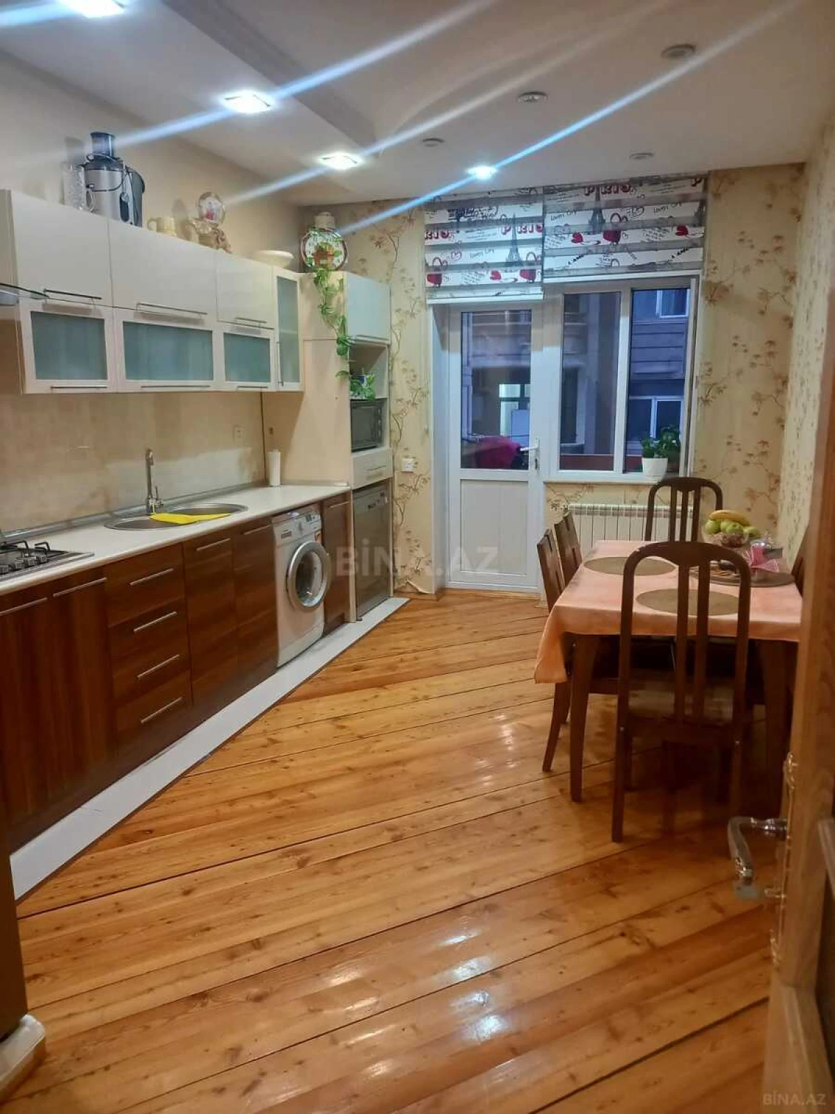 Satılır 2 otaqlı mənzil 102 m²