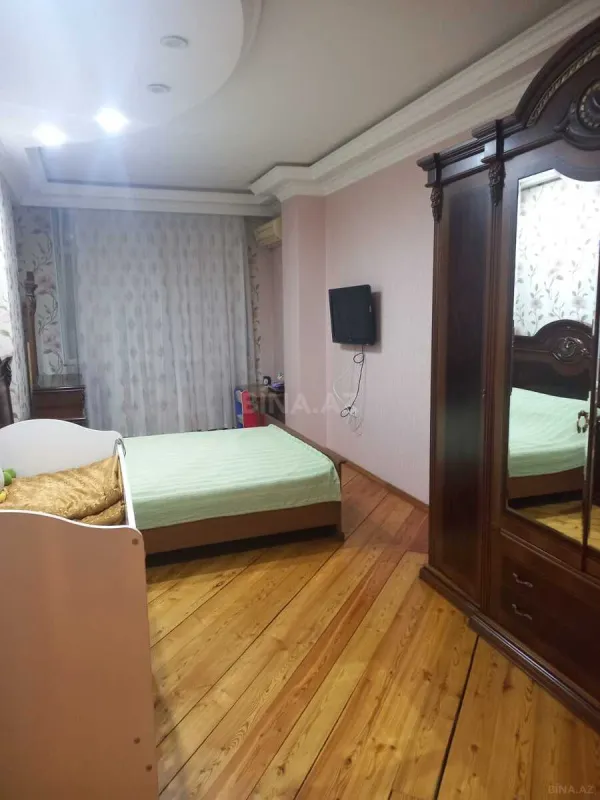 Satılır 2 otaqlı mənzil 102 m²