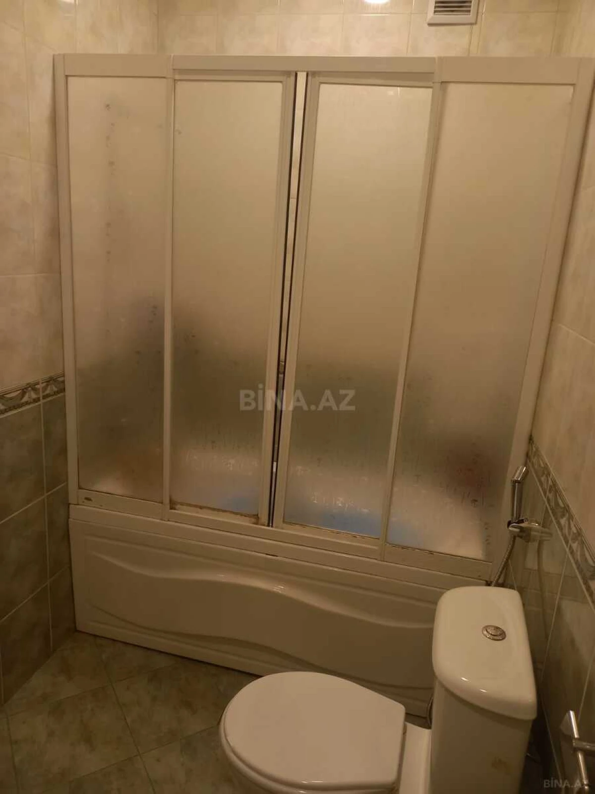 Satılır 2 otaqlı mənzil 102 m²