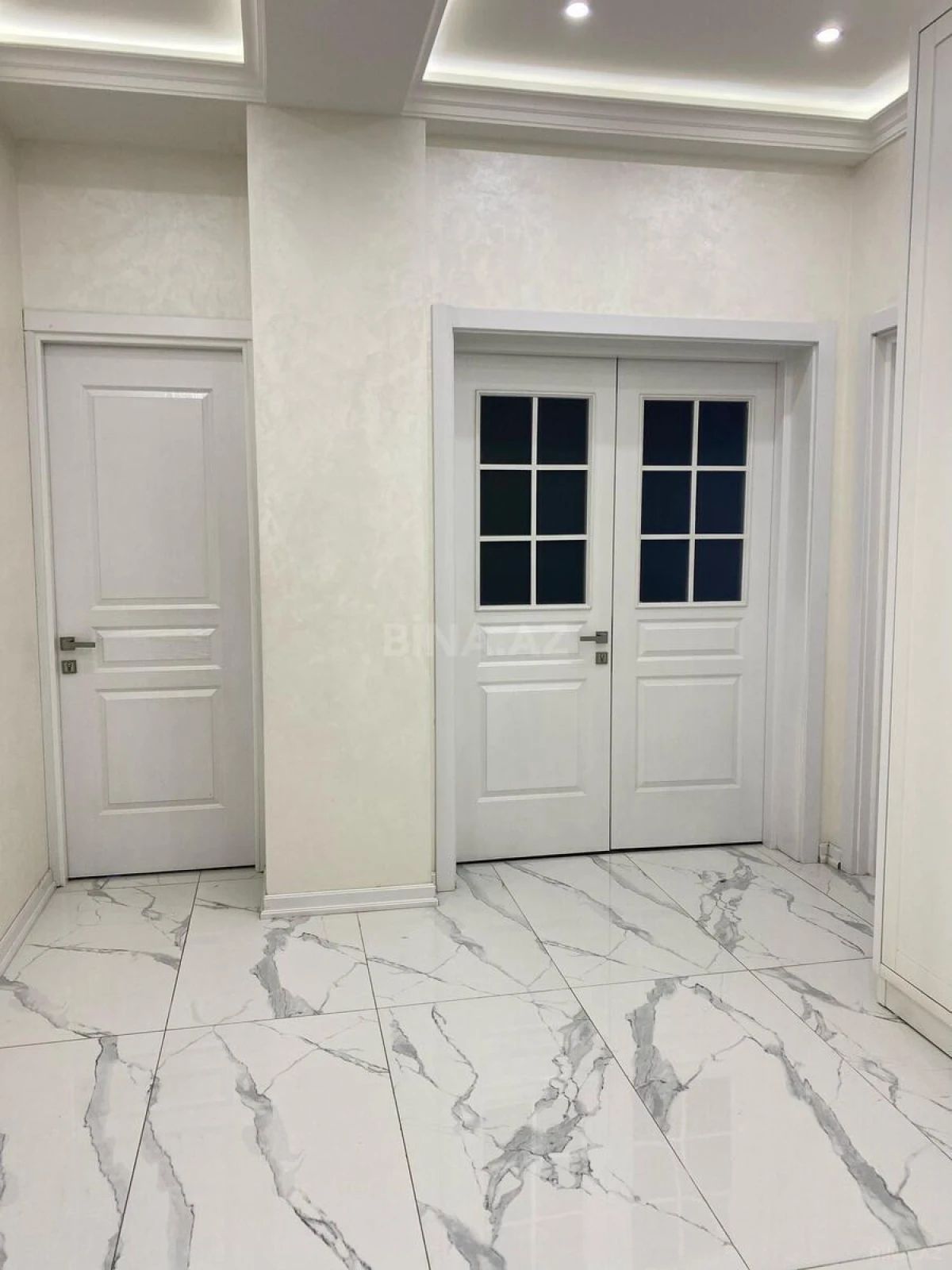 Satılır 3 otaqlı mənzil 130 m²