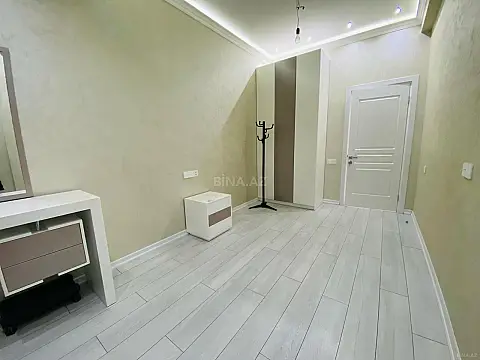 Satılır 3 otaqlı mənzil 130 m²