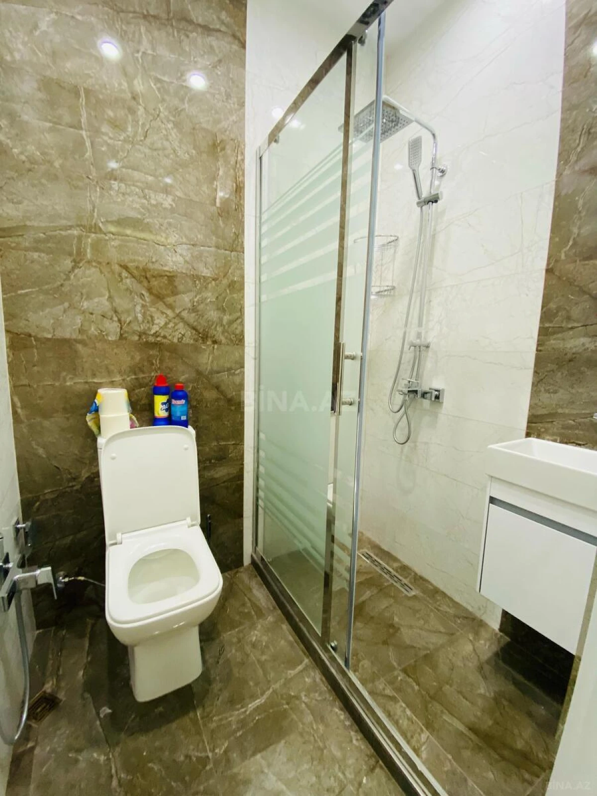Satılır 3 otaqlı mənzil 130 m²