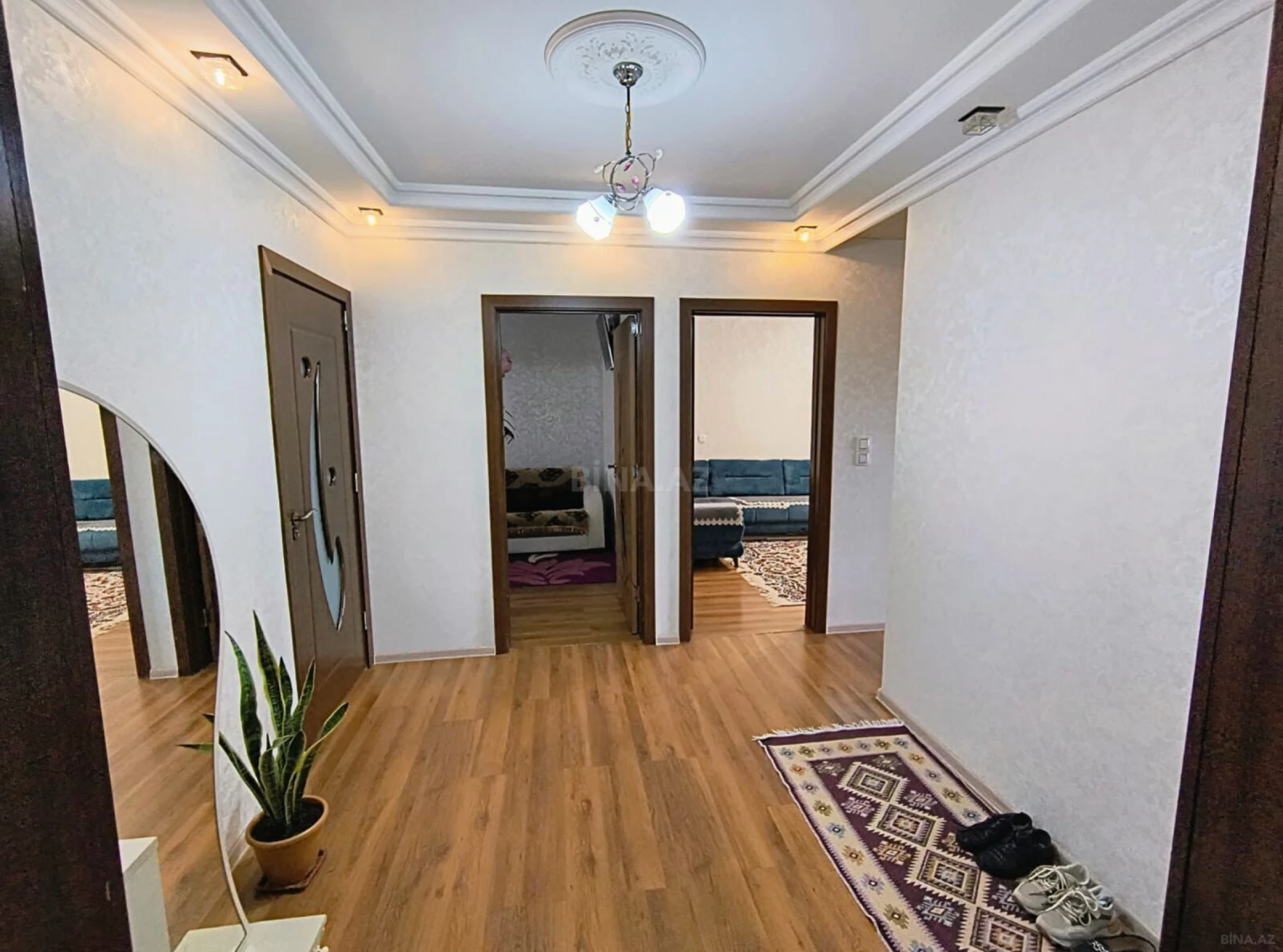 Satılır 4 otaqlı mənzil 90 m²