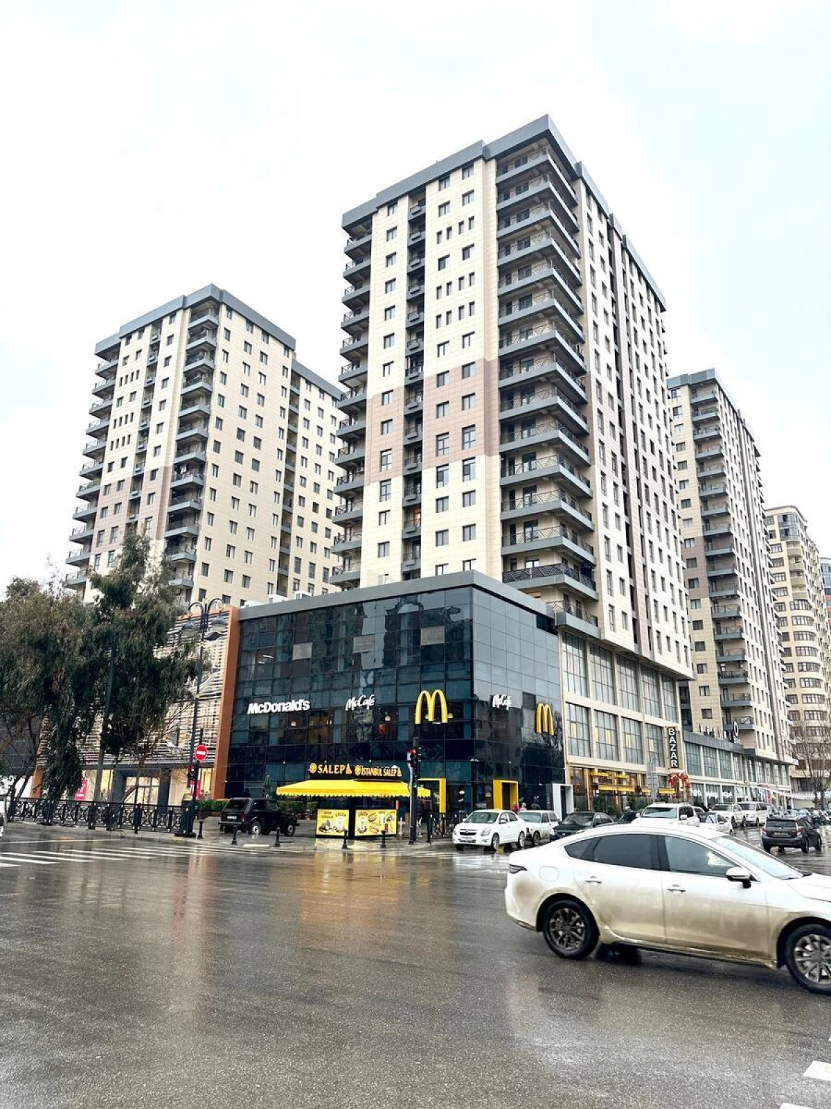 Satılır 4 otaqlı mənzil 193 m²