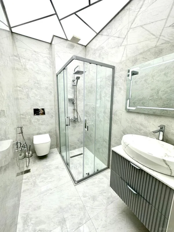 Satılır 4 otaqlı mənzil 193 m²
