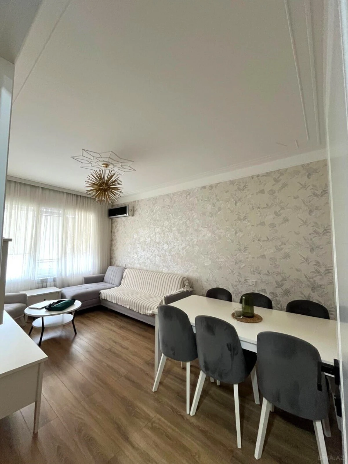 Satılır 2 otaqlı mənzil 72 m²