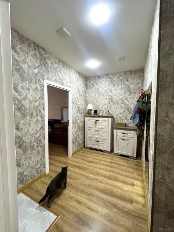 Satılır 2 otaqlı mənzil 72 m²