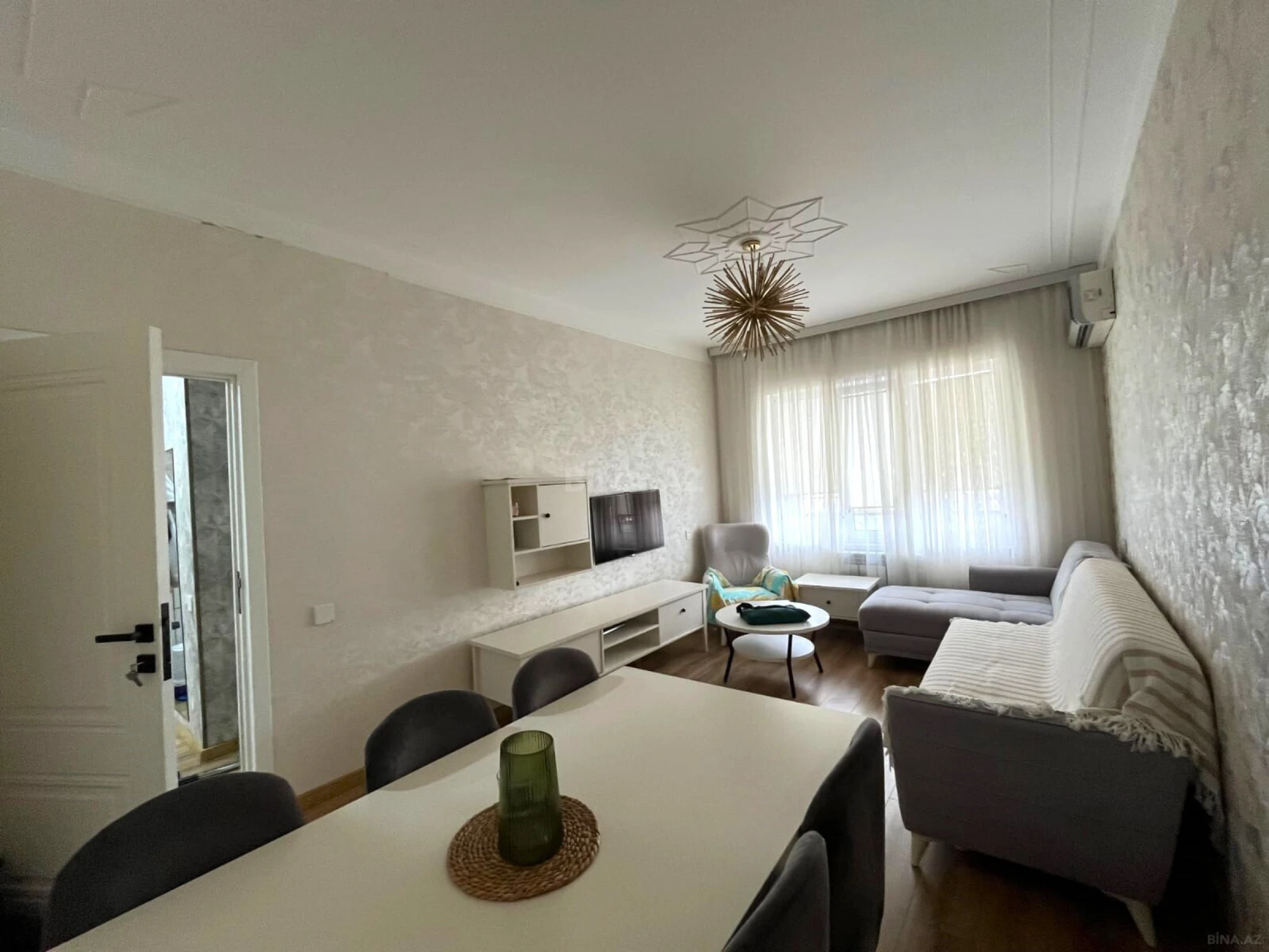 Satılır 2 otaqlı mənzil 72 m²