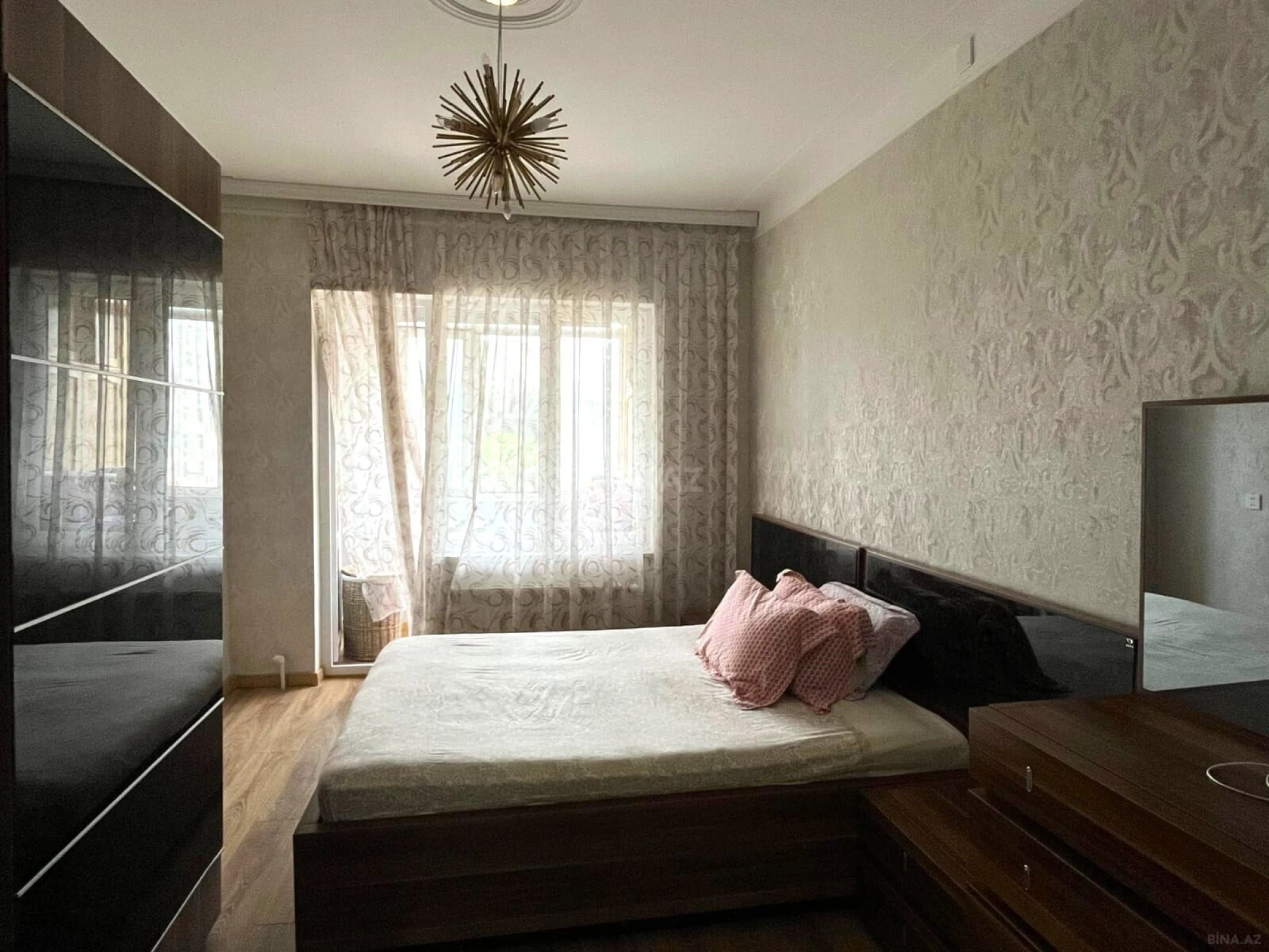 Satılır 2 otaqlı mənzil 72 m²