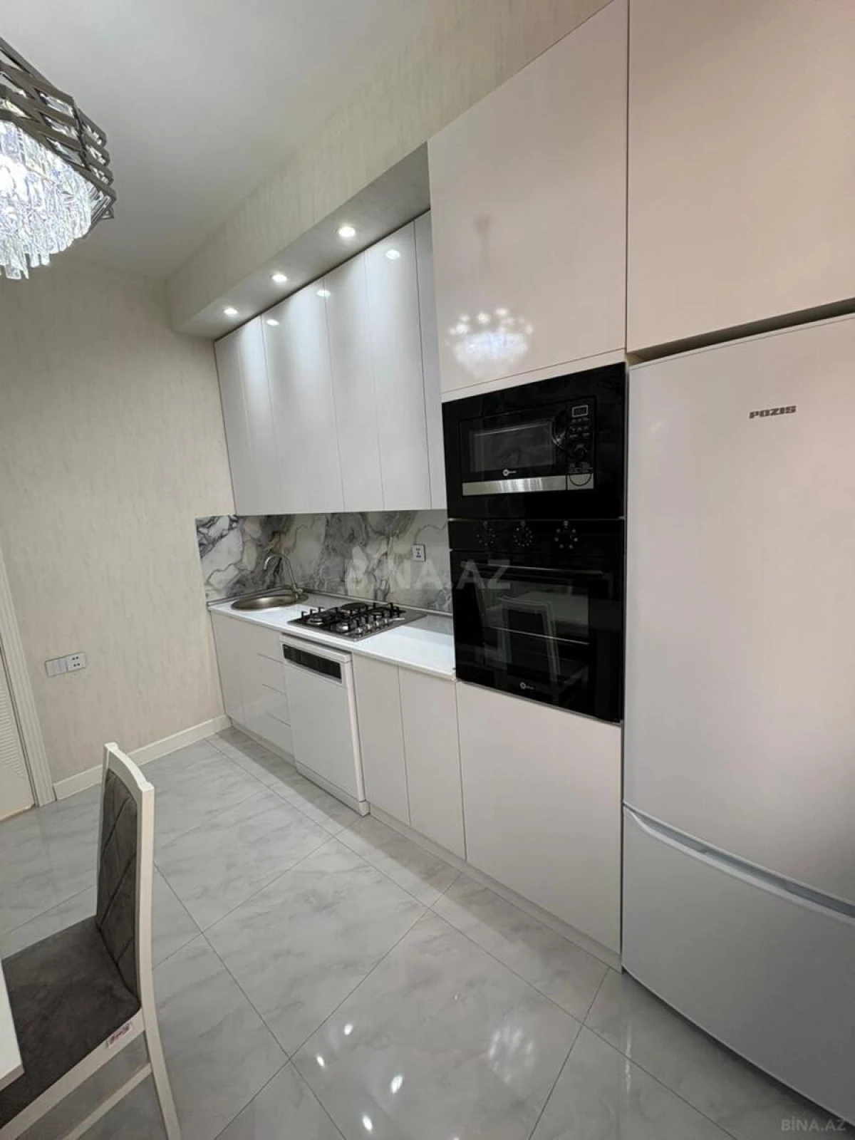 Satılır 3 otaqlı mənzil 92 m²