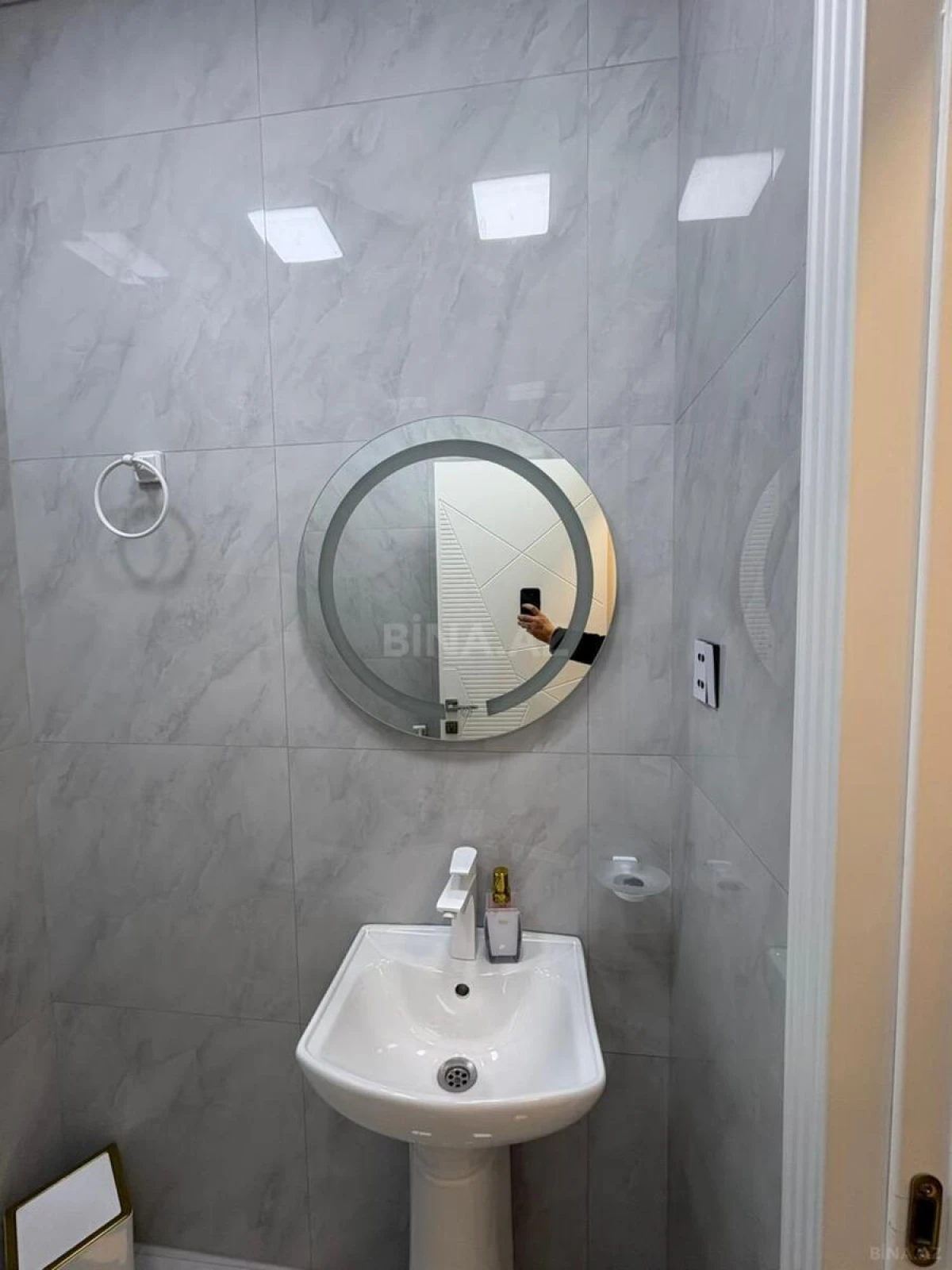 Satılır 3 otaqlı mənzil 92 m²