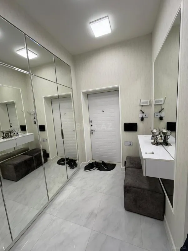 Satılır 3 otaqlı mənzil 92 m²