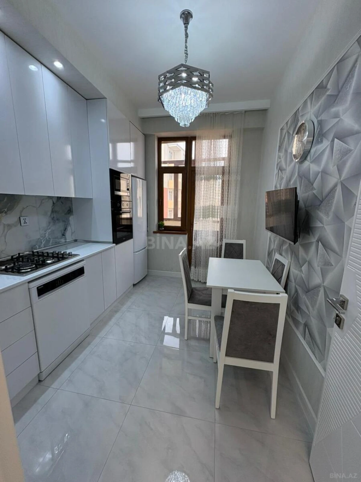 Satılır 3 otaqlı mənzil 92 m²