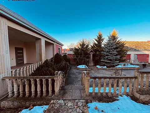 Satılır 5 otaqlı həyət evi 120 m²