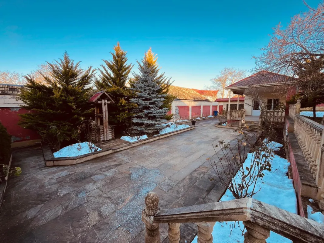 Satılır 5 otaqlı həyət evi 120 m²